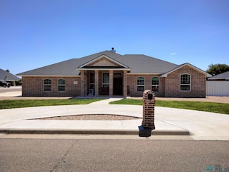 621 Providence Cir, Clovis, NM 88101