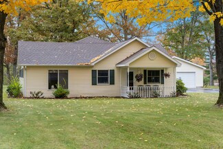140 S Webster St, White Cloud, MI 49349