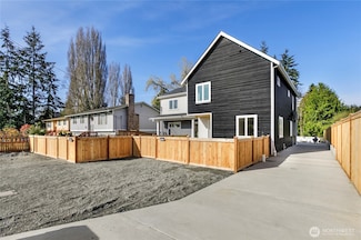 9253 6th Ave NW, Seattle, WA 98117