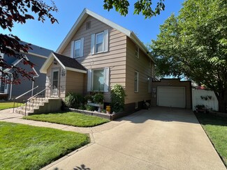 104 13th Ave SW, Aberdeen, SD 57401