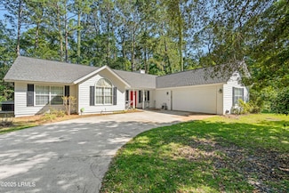 4 Moultrie Ct, Beaufort, SC 29907