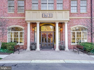 1781 Chain Bridge Rd Unit 307, McLean, VA 22102