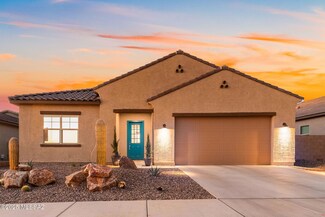 14621 N Blue Juniper Ln, Marana, AZ 85658