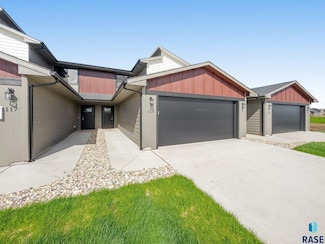 105 N Summit Ave, Tea, SD 57064