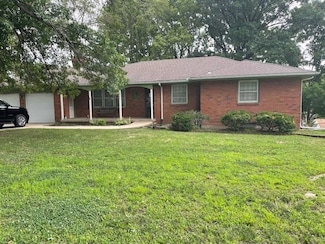 1015 Ridgeway Dr, Liberty, MO 64068