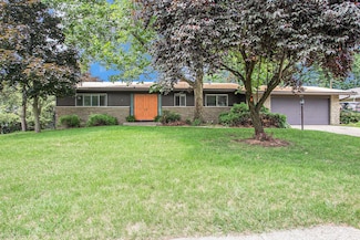 3895 Keeweenaw Dr NE, Grand Rapids, MI 49525