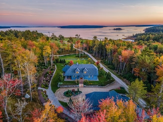 31 Windswept Ln, Blue Hill, ME 04614