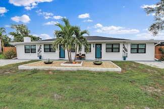 11 1st St E, Nokomis, FL 34275
