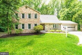 9107 Streamview Ln, Vienna, VA 22182