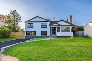 38 Bradford Ln, Bethpage, NY 11714