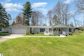 2423 West Dr, Tawas City, MI 48763