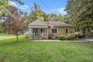1020 Kusterer Dr NW, Grand Rapids, MI 49534