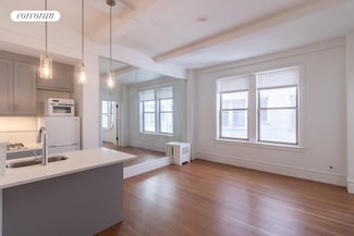 170 W 74th St Unit 801, New York, NY 10023
