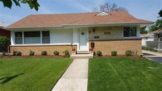 8718 N Olcott Ave, Niles, IL 60714