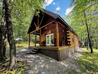 8443 Sand Rock Rd, Huntingdon, PA 16652