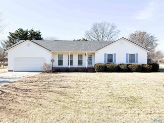 1804 Brookmeade Ave, Athens, AL 35611