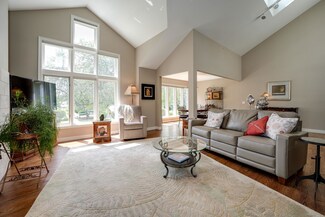 5328 Lighthouse Bay Dr, Madison, WI 53704