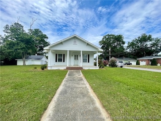 1607 N Mcmillan Ave, Lumberton, NC 28358