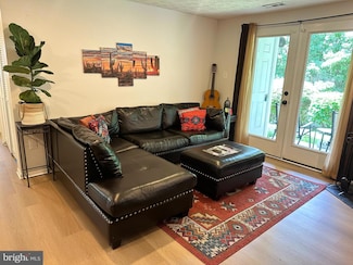 3933 Greencastle Rd Unit 301, Burtonsville, MD 20866