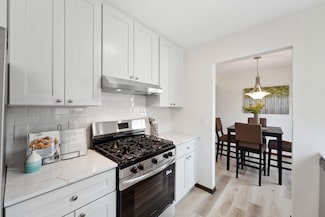 2705 Shenandoah Ln N, Plymouth, MN 55447