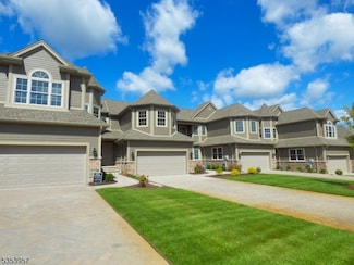 118 Tarrington Rd, Hamburg, NJ 07419