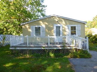 31 W Hobart St, Nashua, NH 03060