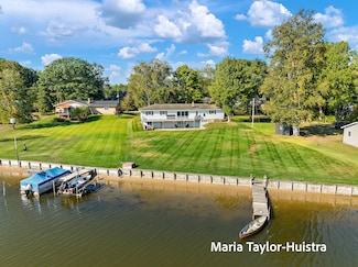 16040 Robrick Ave, Grand Haven, MI 49417