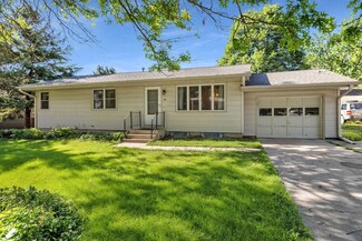 702 Vine St, Dallas Center, IA 50063