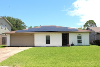 9807 Sparrow St, La Porte, TX 77571