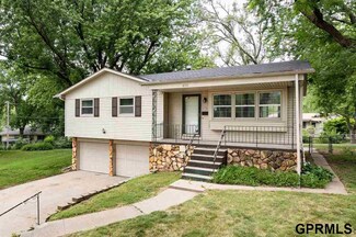 8710 Oakmont Ct, La Vista, NE 68128
