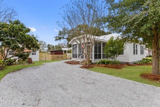 128 Bookter St, Bay Saint Louis, MS 39520