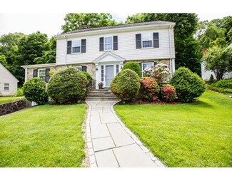 37 Washburn Ave, Wellesley Hills, MA 02481