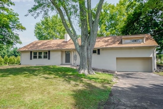 1525 Schneider St NW, North Canton, OH 44720
