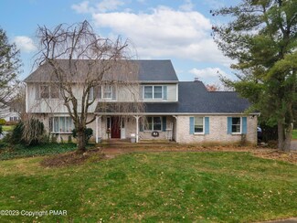 4880 Meadowview Dr, Macungie, PA 18062