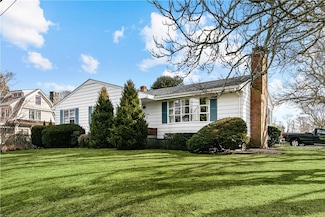 214 Coggeshall Ave, Newport, RI 02840