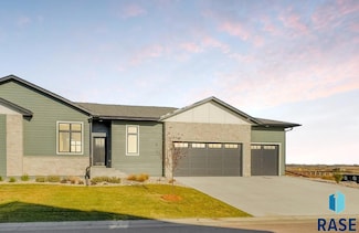 8600 W Shoreline Place, Sioux Falls, SD 57107