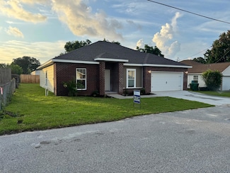 19 Cactus Rd, Mary Esther, FL 32569