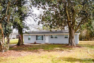 301 Tatom Ave, Atmore, AL 36502
