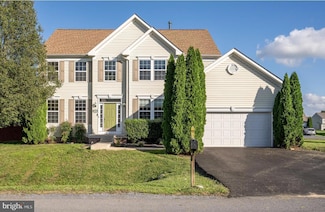 101 Calvert Cir, Bunker Hill, WV 25413
