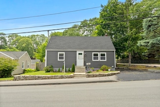 96 Hurd St, Lynn, MA 01905