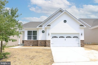 29 Simpkins Ln, Pemberton, NJ 08068