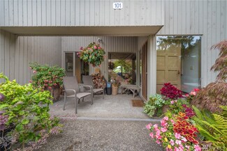 101 Shelter Bay Dr, La Conner, WA 98257