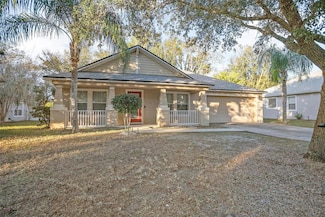 1347 Pup Fish Ln, Deland, FL 32724