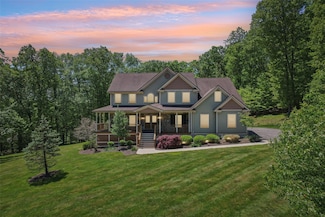13 Montesi Dr, Woodbury, NY 10930