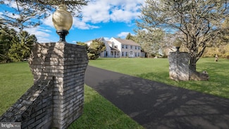 5979 Shetland Dr, Doylestown, PA 18902