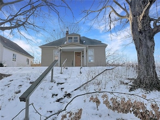2314 S 19th St, Saint Joseph, MO 64503