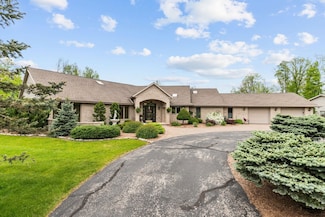 N4653 Thompson Rd, Shiocton, WI 54170