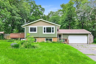 7952 Braddock Ave NE, Monticello, MN 55362