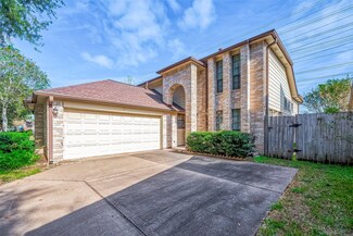 1935 Creekshire Dr, Sugar Land, TX 77478
