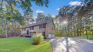 128 Tamarack Dr, Milford, PA 18337